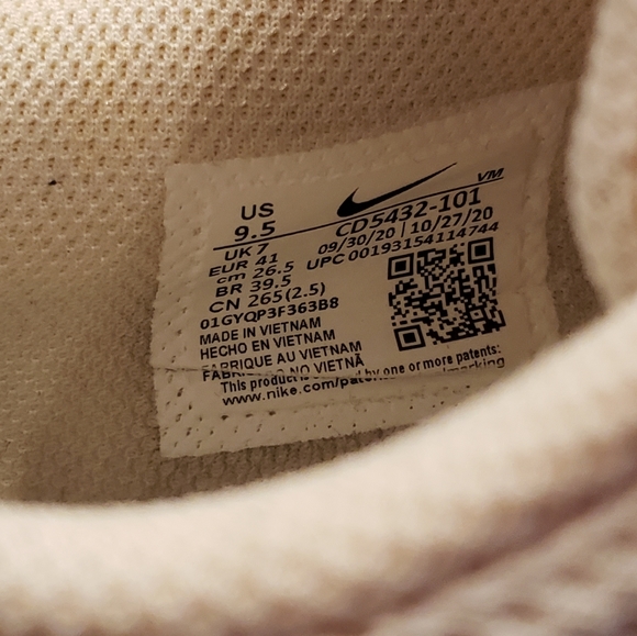 Sneakers - Picture 4 of 4